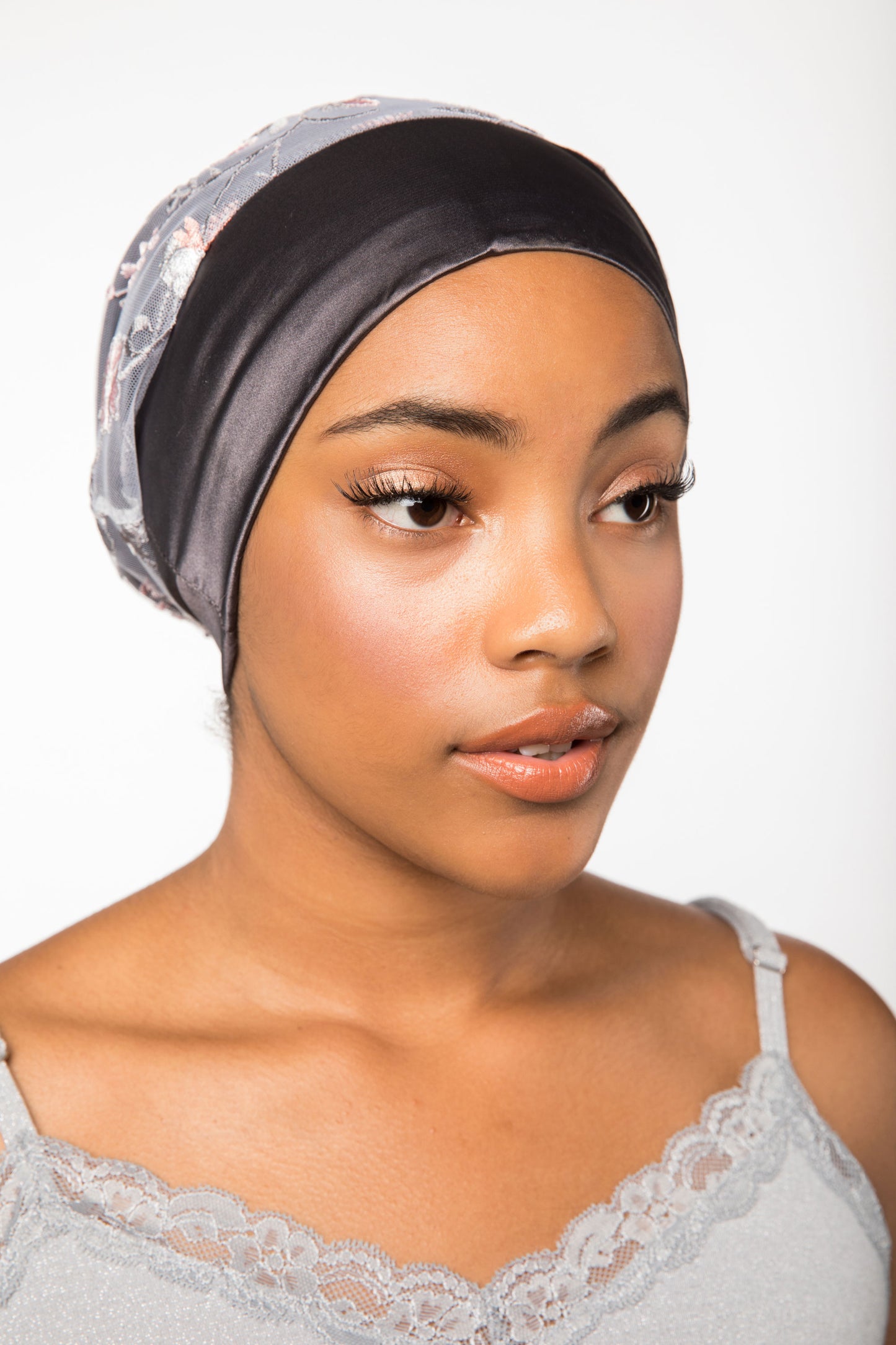 Embroidered Floral Mesh Satin-Lined Bonnet with a Charcoal Band | Noelle