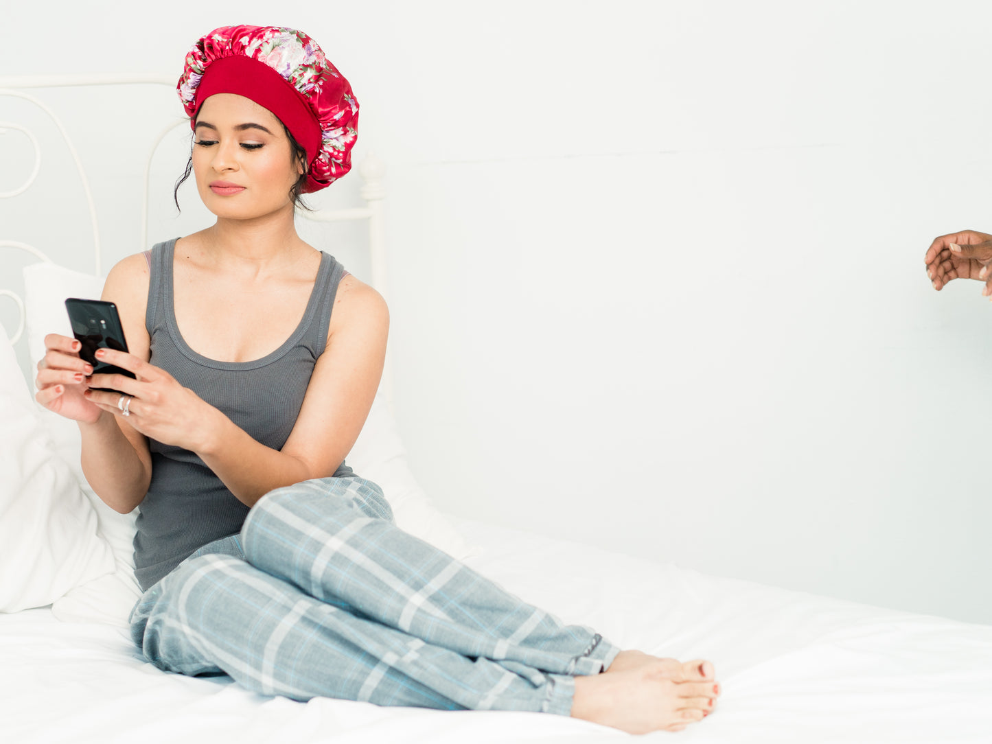 Satin-Lined Bonnet With Floral Pattern | Sophia