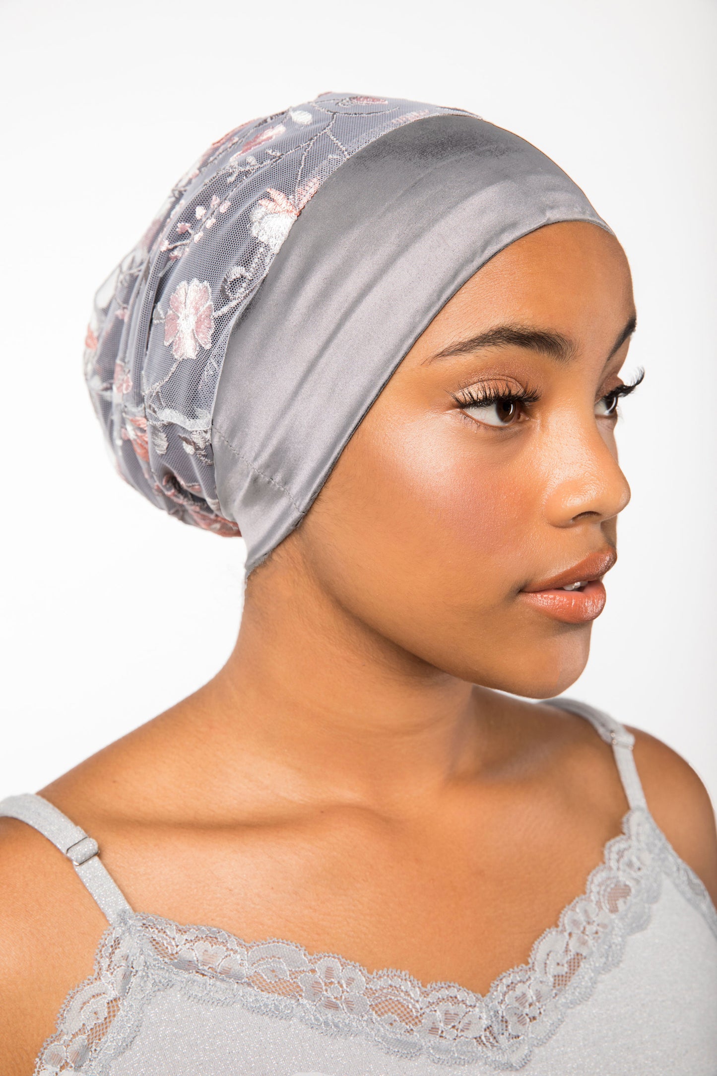 Embroidered Floral Mesh Satin-Lined Bonnet with a Silver Gray Band | Noelle